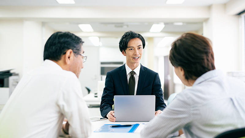 フットワークを軽くして迅速に対応します